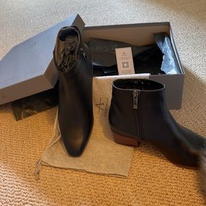 NWT AQUATALIA FUOCO BOOTS Size 8